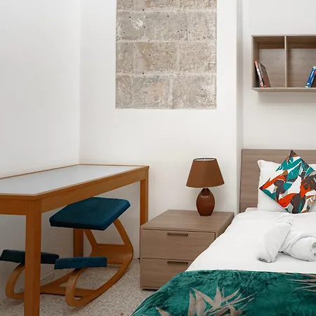 Old Town 2br With Balcony By Aureum * Валетта